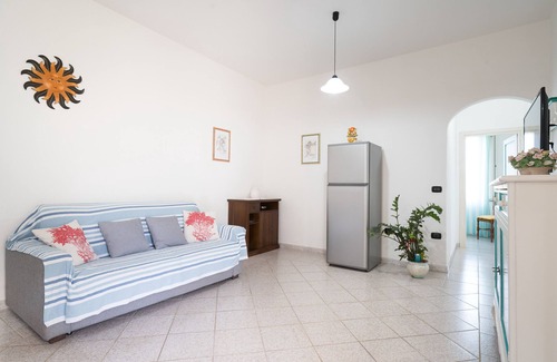 Orosei House | Holiday Home 'Villa Sa Mela 28' with Wi-Fi, Private Terrace and Garden