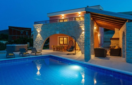 Vrbnik Villa | Holiday home Villa Vrbnik by Villas guide