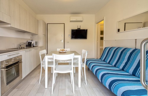 Pivarada House | Holiday Home 'Villafranca' with Sea View, Wi-Fi and Air Conditioning