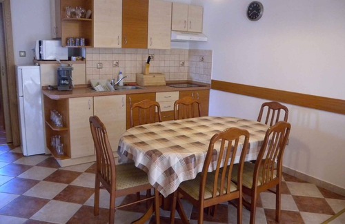 Balatonkeresztur House | Holiday home with terrace and barbecue