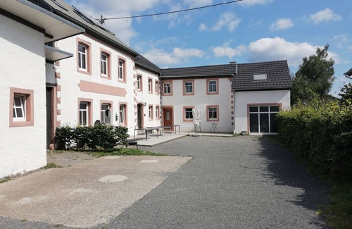 Rodershausen House | Holiday home Westeifel - large common rooms - 15 bedrooms - Exclusive use