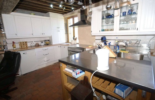 Dun-les-Places House | Holiday home with large garden