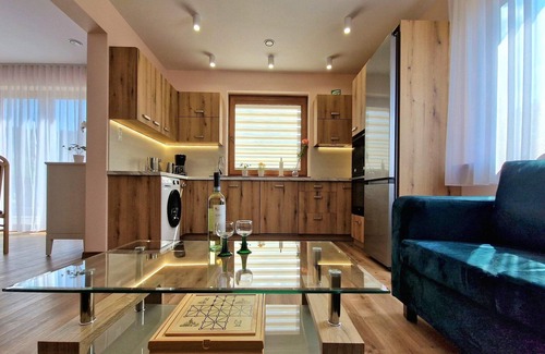 gmina Iwierzyce House | Holiday Home Wiśniowa with Pool and Mountains