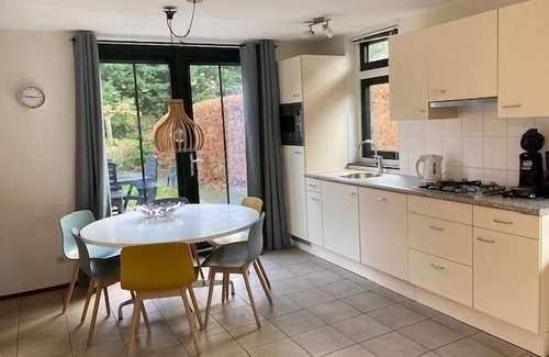 Schoorl House | Holiday home with 3 bedrooms and spacious garden