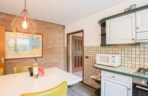 Nieuwkuijk House | Holiday home with a terrace by the dunes