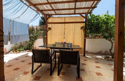 Agrustos House | Holiday home with garden and air conditioning
