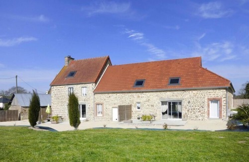 Bacilly House | Holiday home with garden