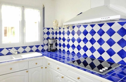Auray House | Holiday home with garden, Auray