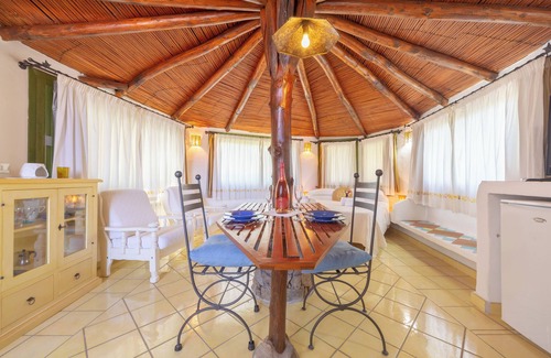 Porto Rotondo Villa | Holiday Home with Spacious Garden, Terrace and Pool