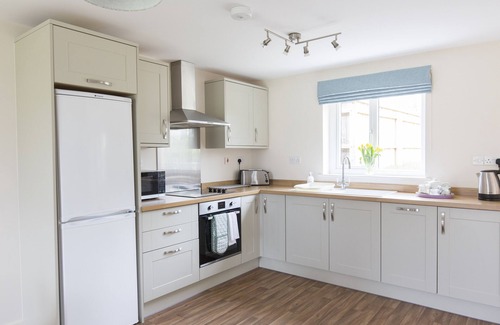 East Dereham House | Holiday Home with Pool, Sauna, Gym, Tennis Courts perfect for exploring Norfolk!