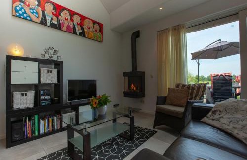 Langweer House | holiday home with private terrace