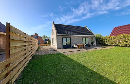 Tzummarum House | Holiday Home with sauna, in Friesland