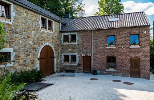 Verviers House | Holiday home with sauna and swimming pool