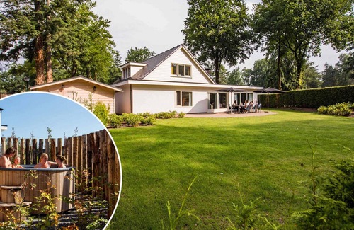 Ede Villa | Holiday home with sauna near the Veluwe