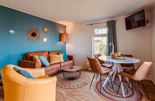 Giethoorn Ski Chalet | Holiday home with terrace in Giethoorn
