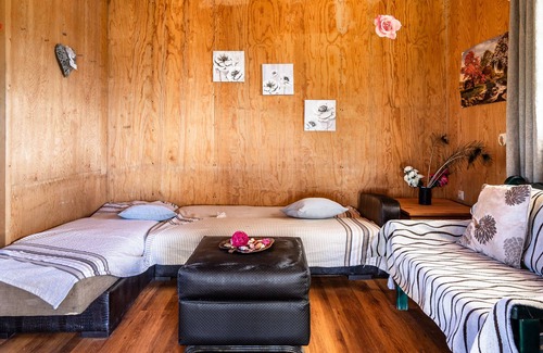 Paliki House | Holiday Home 'Wooden House' with Mountain View & Garden