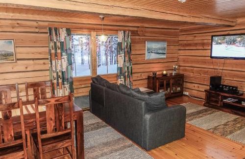 Enontekio House | Holiday Home Ylikyrön mökki by Interhome