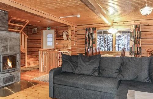 Enontekio House | Holiday Home Ylikyrön mökki by Interhome