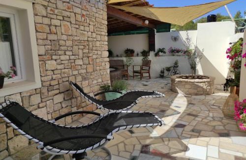Vis House | HOLIDAY HOME ZLOPOJE