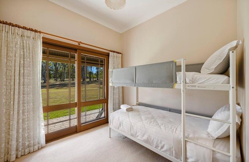 Nulkaba House | Holiday homes in Nulkaba, Australia