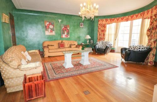 Ashby Woulds House | Holiday homes in United Kingdom