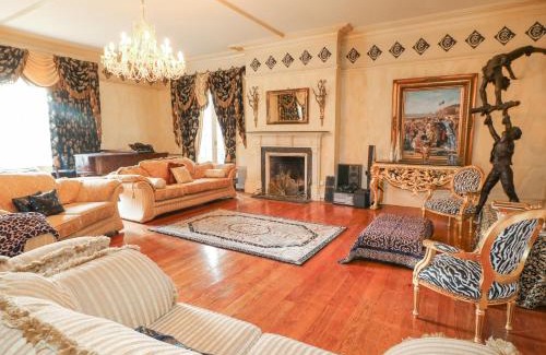 Ashby Woulds House | Holiday homes in United Kingdom