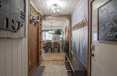 Snowshoe House | Holiday homes in USA