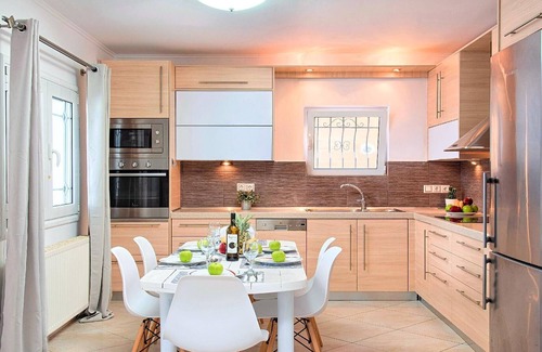 Paralia Kourna House | Holiday house Yeoryioupolis Kriti for 1 - 24 persons with 6 bedrooms - Holiday home