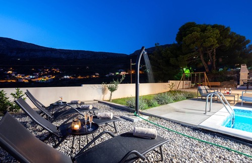 Klis House | Holiday house above Split, surrounded by amazing nature and greenery!