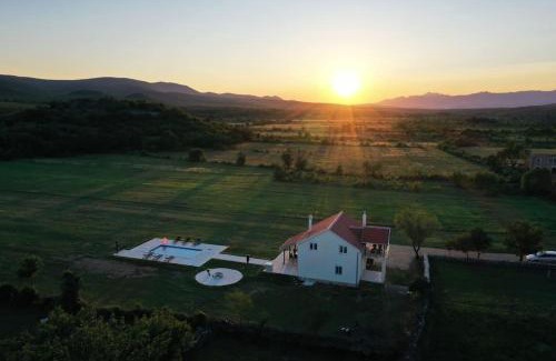 Ervenik Villa | Holiday House Aurora Borealis