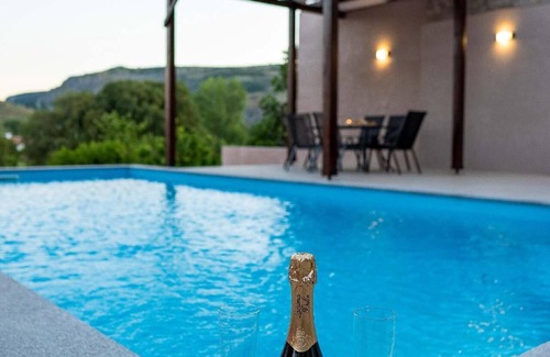 Buna House | Holiday house Buna for 1 - 8 persons with 3 bedrooms - Holiday house