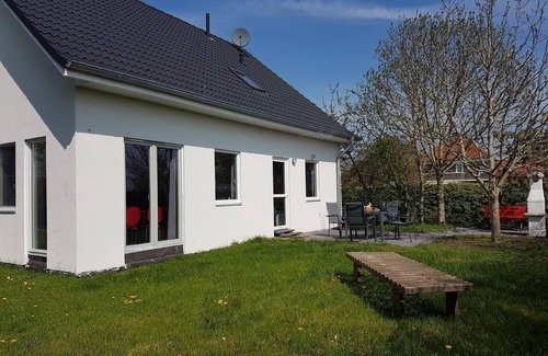 Bunde House | Holiday house Bunde for 1 - 6 persons with 3 bedrooms - Holiday home