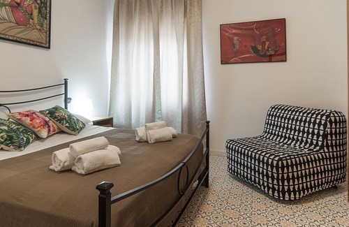 Sperlonga Apartment | HOLIDAY HOUSE COLOMBO, BEACH FRONT WITH LARGE TERRACE EXCLUSIVELY.