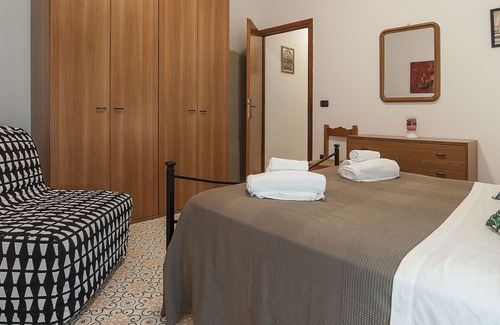 Sperlonga Apartment | HOLIDAY HOUSE COLOMBO, BEACH FRONT WITH LARGE TERRACE EXCLUSIVELY.