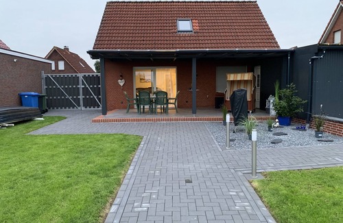 Grosefehn House | Holiday house ` Villa Wiltfang ' directly on the Timmler Meer suitable for allergy sufferers