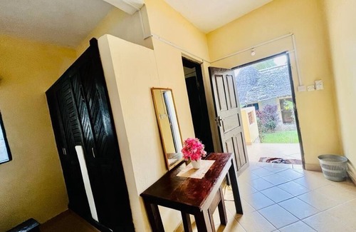 Galu Beach House | Holiday house Diani Beach for 1 - 8 persons with 4 bedrooms - Holiday house