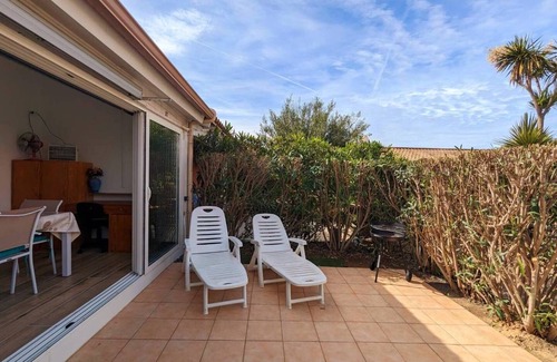 Portiragnes-Plage House | Holiday house for 4 people, 2 bedrooms, new conservatory, in a secured residence with pool LE.