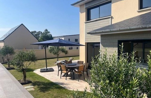 Gouville-sur-Mer House | Holiday house Gouville sur Mer for 1 - 6 persons with 3 bedrooms - Holiday house