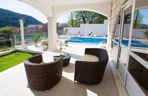Prijevor House | Holiday house Franco - with sea view and swimming pool: - Mokosica, Riviera Dubrovnik, Croatia