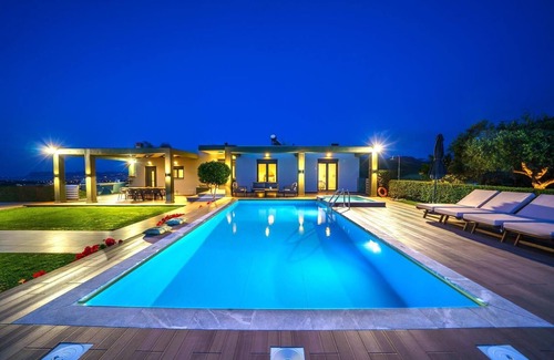 Potistiria House | Holiday house Galatas for 1 - 13 persons with 6 bedrooms - Holiday house