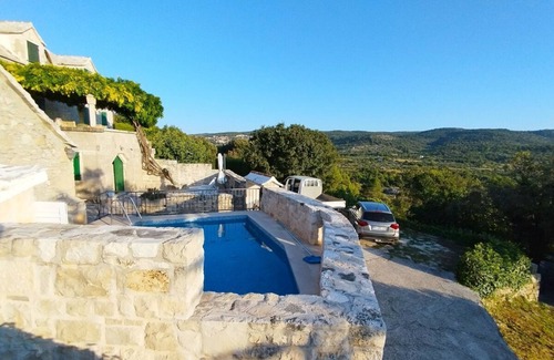 Donji Humac House | Holiday house Glicinia with hydromassage pool