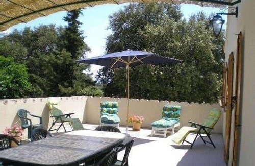 Le Barroux House | Holiday house Le Barroux for 1 - 8 persons with 3 bedrooms - Row house