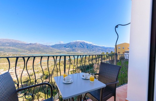 Vinuela House | Holiday house Los Romanes for 1 - 20 persons with 8 bedrooms - Holiday house