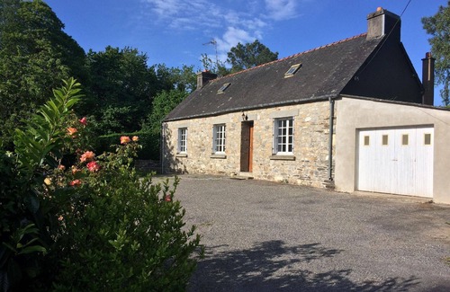 Mur-de-Bretagne House | Holiday house Mûr de Bretagne for 1 - 8 persons with 3 bedrooms - Holiday house