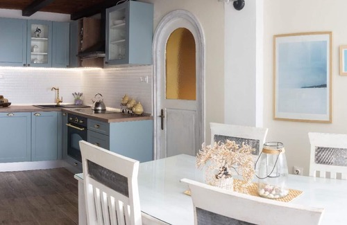 Makarska House | Holiday house Makarska for 1 - 6 persons with 3 bedrooms - Holiday home