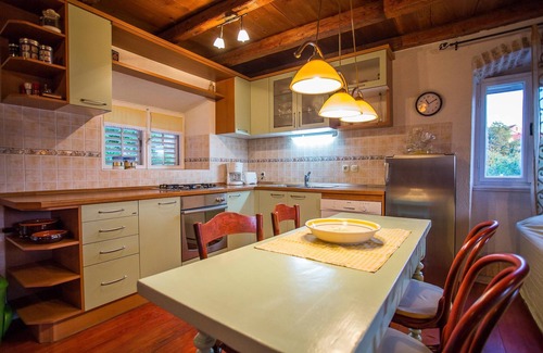 Lozisca Apartment | Holiday house Mirna on the Island of Brač