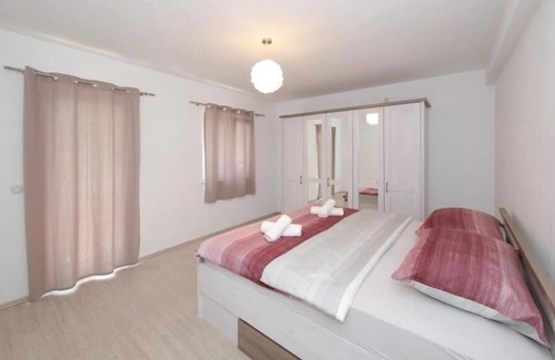 Dobropoljana House | Holiday house Nevidane for 1 - 10 persons with 5 bedrooms - Row house