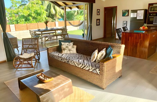 Moorea-Maiao House | Holiday house Nuupure - Pickelball + Private white sand beach access+kayak