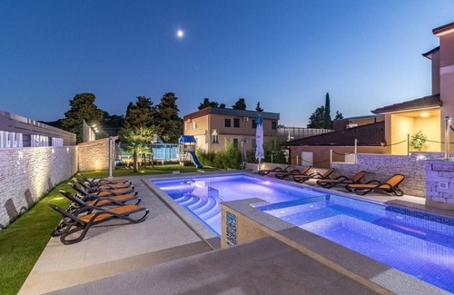 Valtura House | Holiday house Pula for 1 - 18 persons with 7 bedrooms - Holiday home