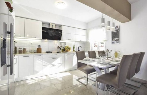 Mravince House | Holiday house Solin for 1 - 12 persons with 7 bedrooms - Holiday home